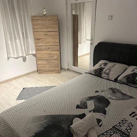 Apartamnet Regim Hotelier Бухарест Экстерьер фото